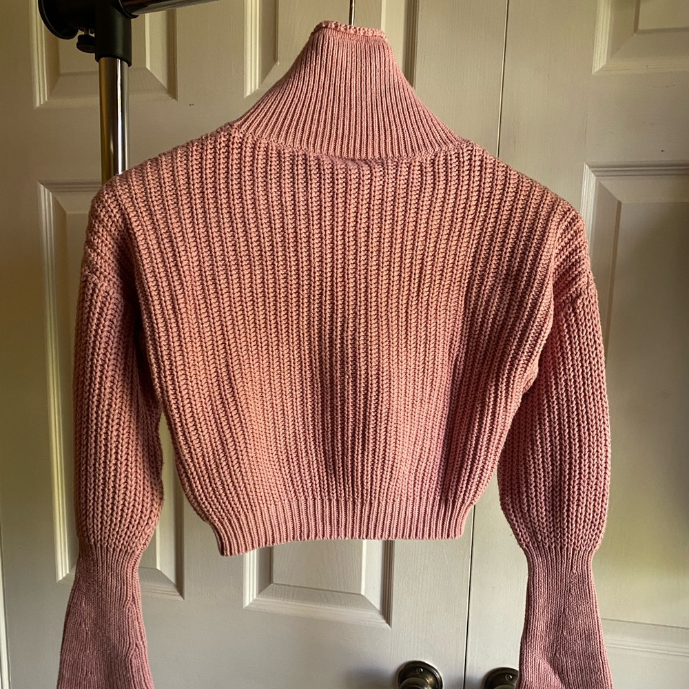 American Apparel Cropped Pink Turtle Neck Sweater💫